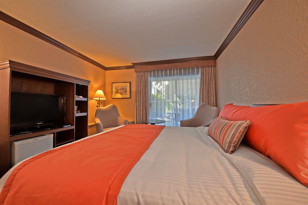 Universel, Centre De Congrès Rivière-du-loup Hotel 4*